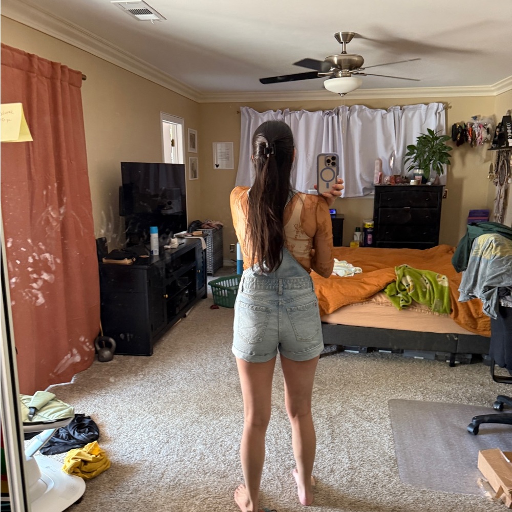 ✨3 for $10 Urban outfitters denim shortfalls - Picture 6 of 10
